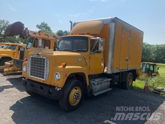 Ford L8000 Municipal / general purpose vehicles