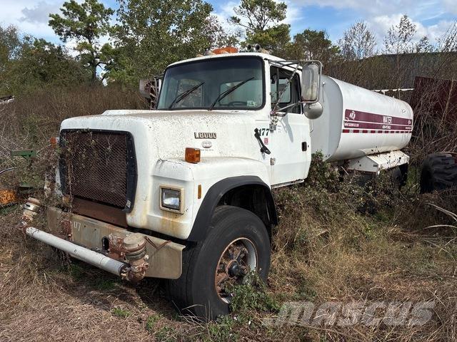 Ford L8000 Water bowser
