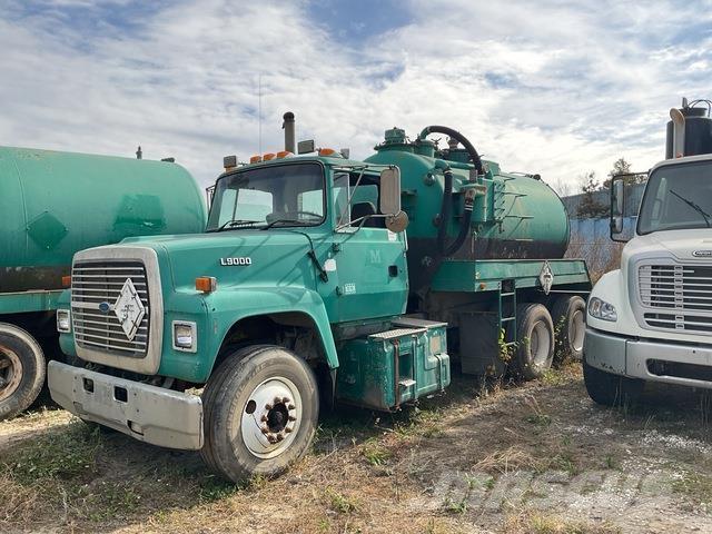 Ford L9000 Water bowser
