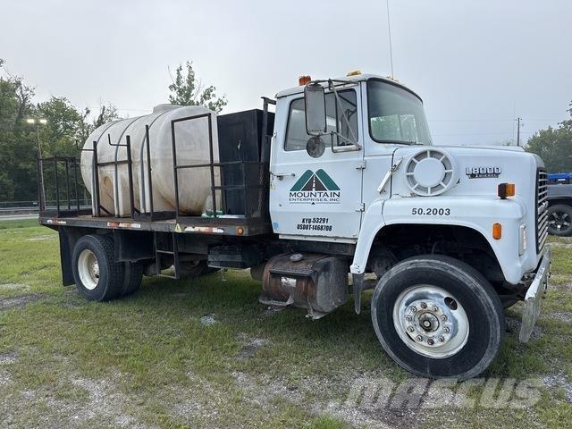 Ford LNT8000 Tanker trucks