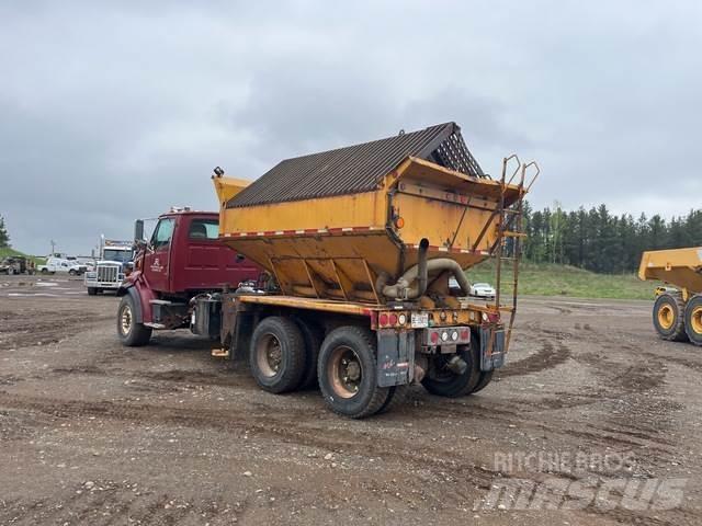Ford LTS 9000 Snow blades and plows