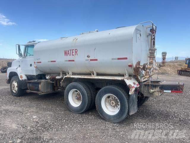 Ford LTS8000 Water bowser
