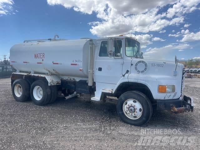 Ford LTS8000 Water bowser