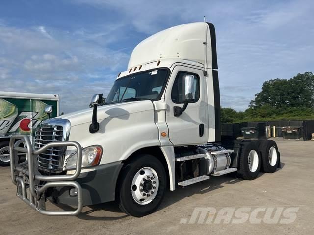 Freightliner  Prime Movers