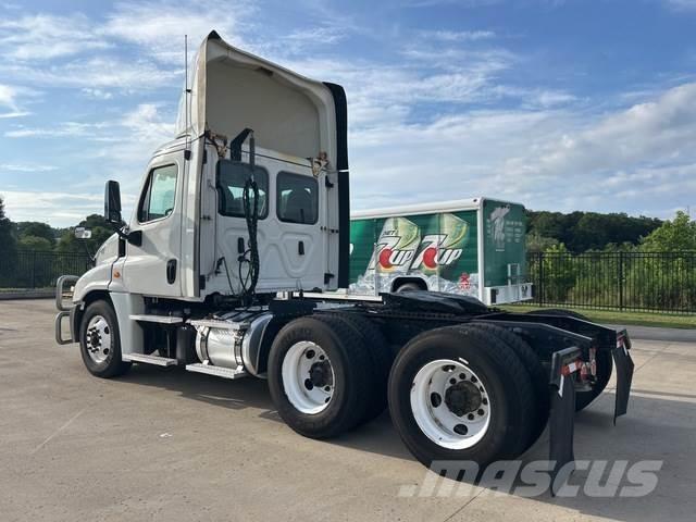 Freightliner  Prime Movers