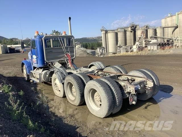 Freightliner  Prime Movers