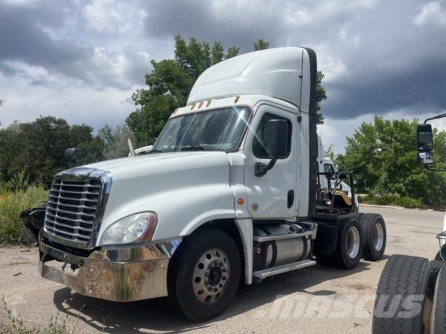 Freightliner  Prime Movers