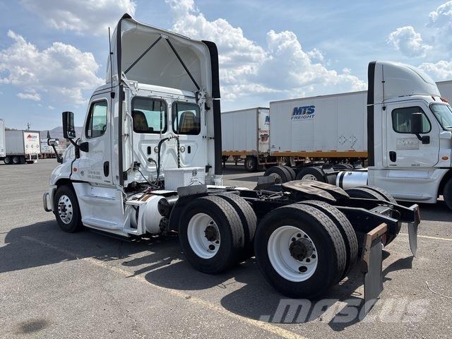 Freightliner  Prime Movers