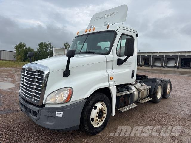 Freightliner  Prime Movers
