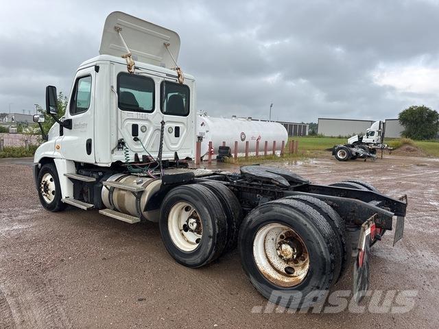 Freightliner  Prime Movers