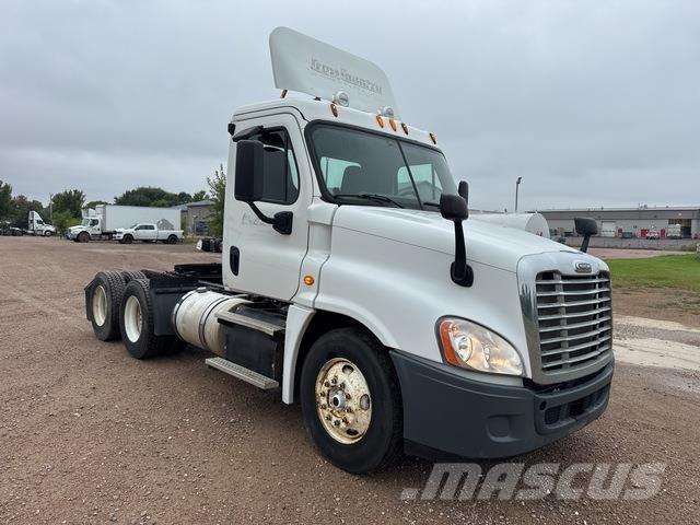 Freightliner  Prime Movers