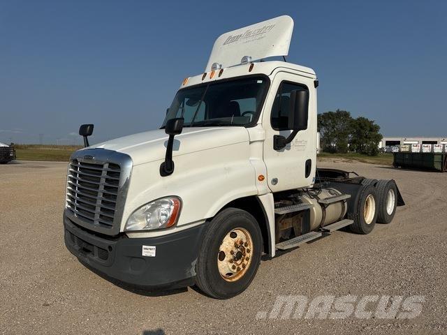 Freightliner  Prime Movers