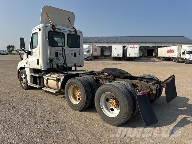 Freightliner  Prime Movers