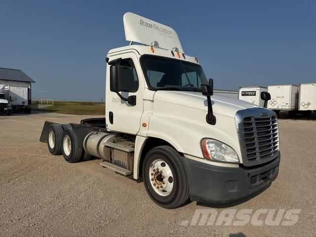 Freightliner  Prime Movers