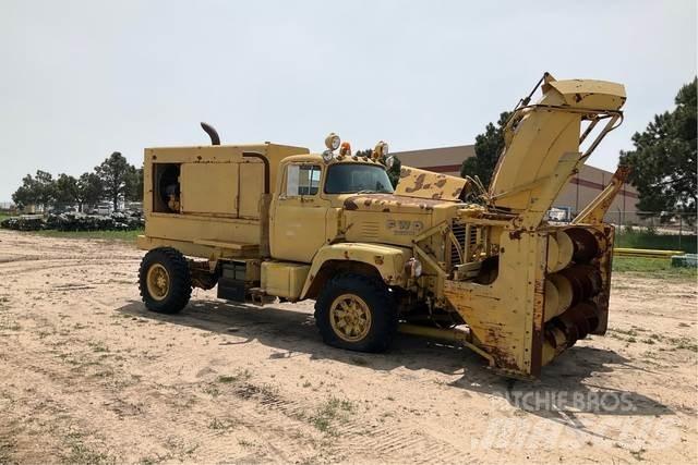  FWD KB4-3392 Snow blades and plows
