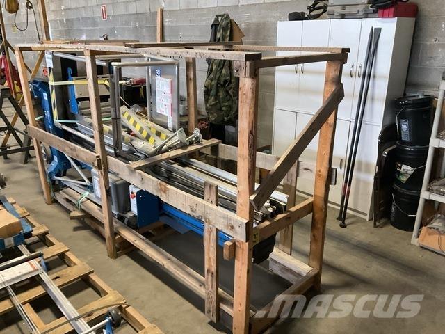 Genie AWP-40S Used Personnel lifts and access elevators
