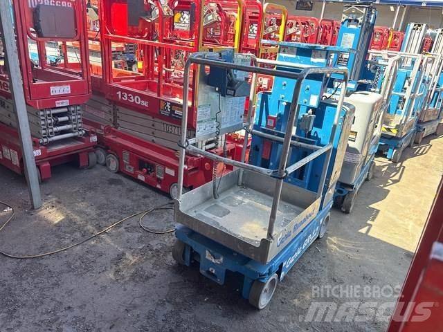 Genie GR-12 Used Personnel lifts and access elevators