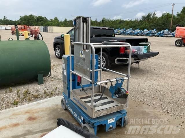Genie GR-20 Used Personnel lifts and access elevators