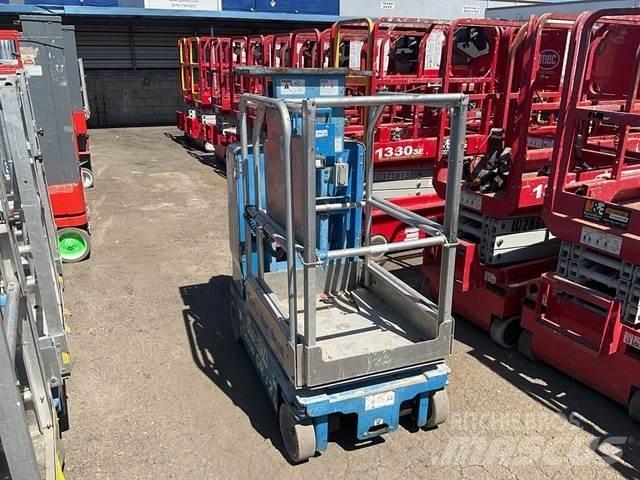 Genie GR12 Used Personnel lifts and access elevators