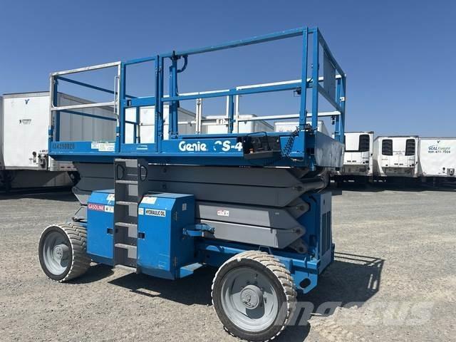 Genie GS-4390 Scissor lifts