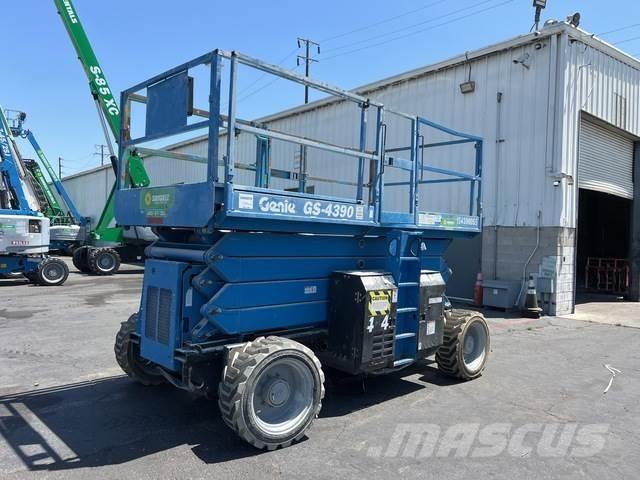 Genie GS-4390 Scissor lifts
