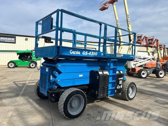 Genie GS-4390 Scissor lifts
