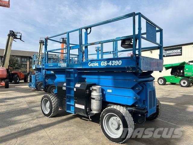 Genie GS-4390 Scissor lifts