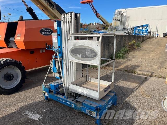 Genie IWP-25S Used Personnel lifts and access elevators