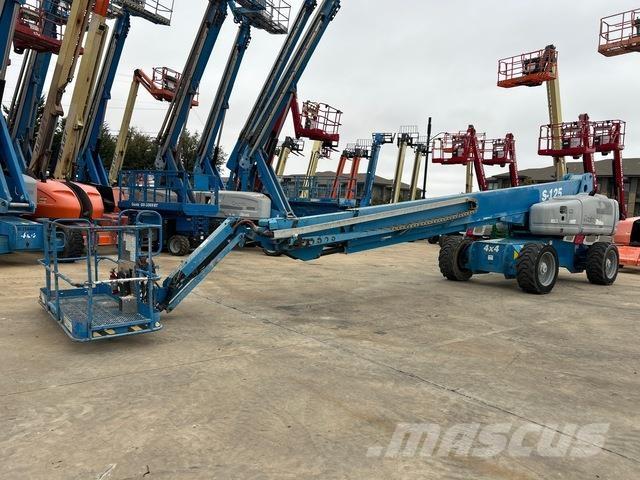 Genie S-125 Telescopic boom lifts