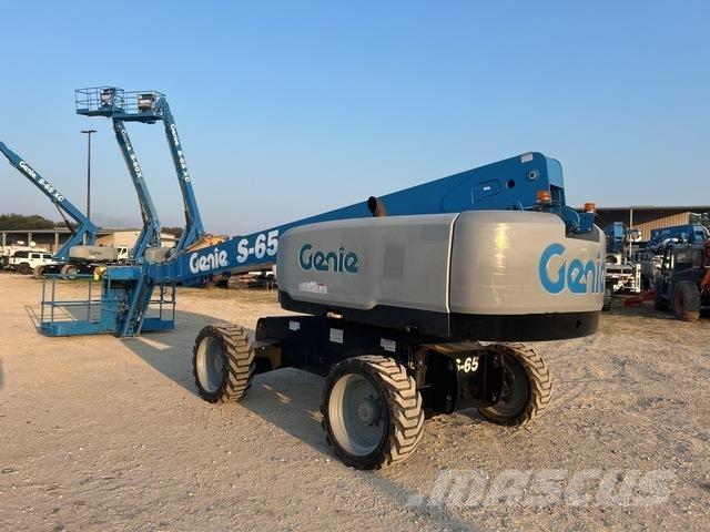 Genie S-65 Telescopic boom lifts