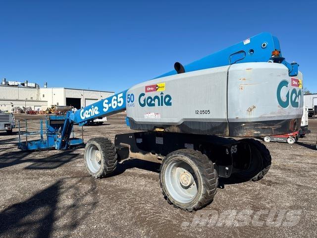 Genie S-65 Telescopic boom lifts
