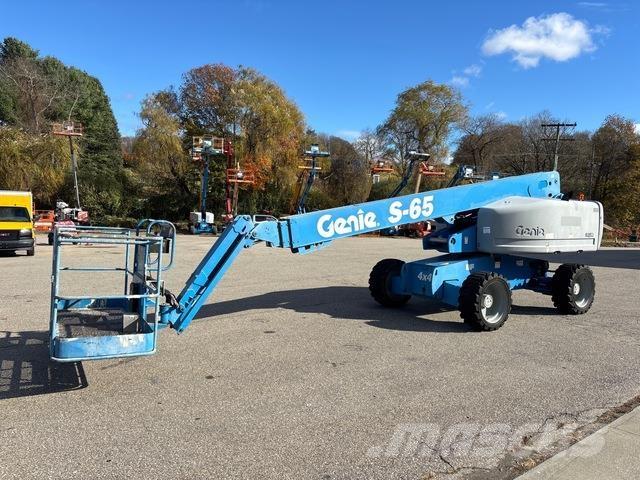 Genie S-65 Telescopic boom lifts