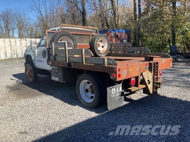 GMC 3500HD Flatbed / Dropside trucks