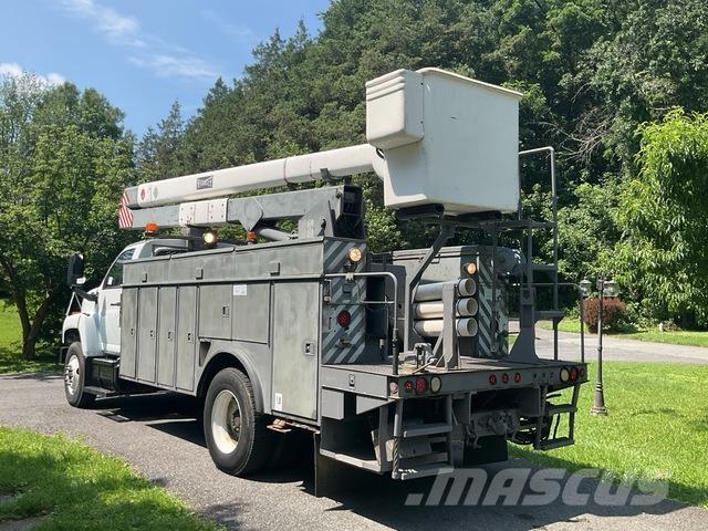 GMC C7500 Truck mounted platforms