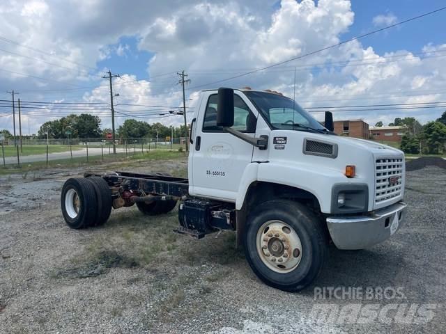 GMC C7500 Cabins and interior