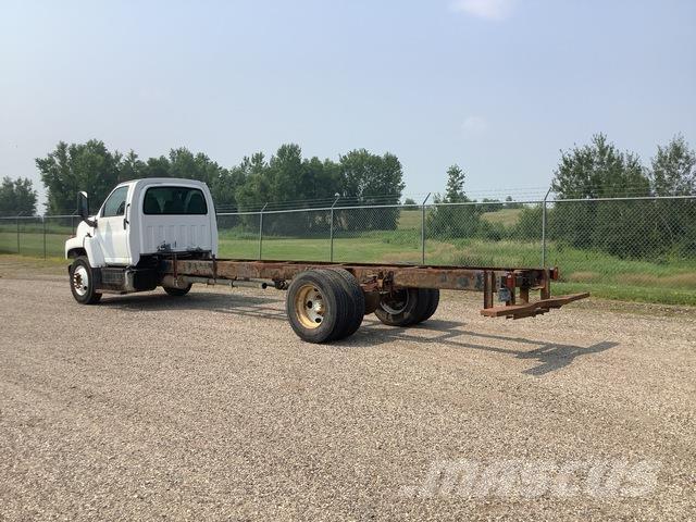 GMC C7500 Cabins and interior