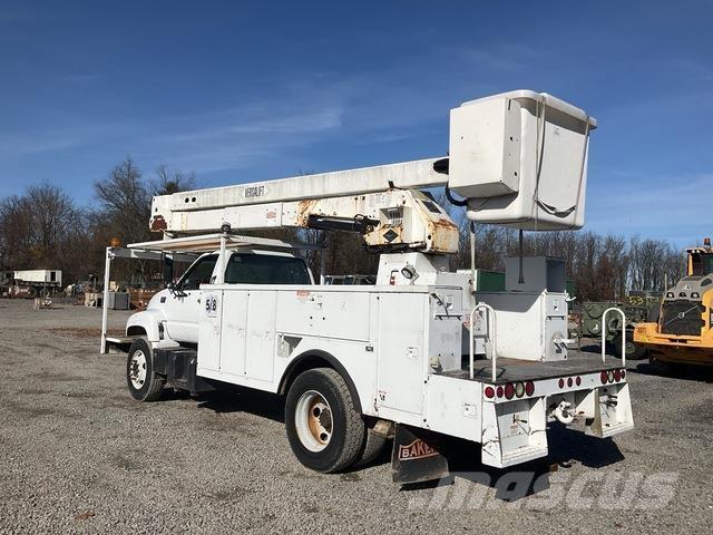 GMC C7500 Truck mounted platforms