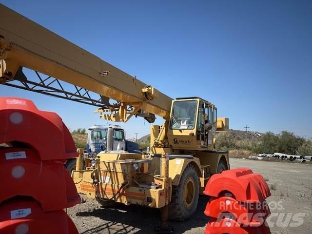 Grove RT528C Rough terrain cranes