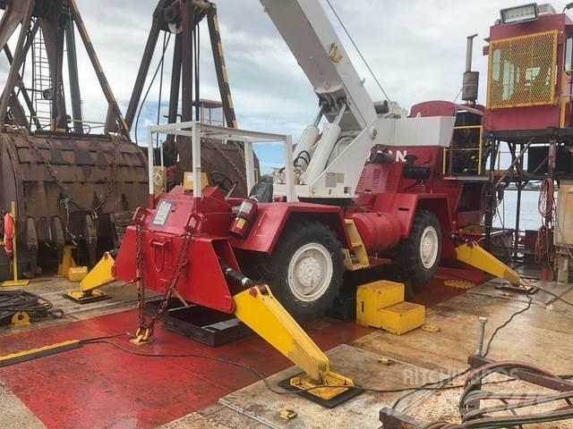 Grove RT58A Rough terrain cranes
