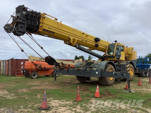 Grove RT890E Rough terrain cranes