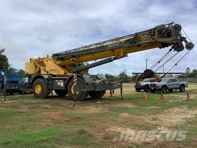 Grove RT890E Rough terrain cranes