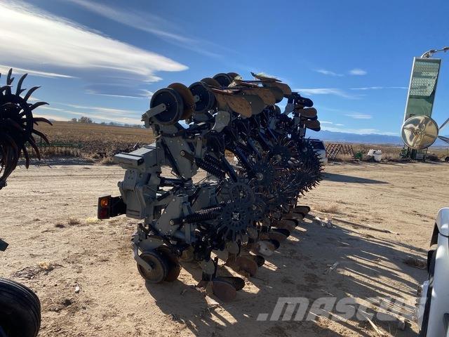 Hiniker 6000 Cultivators