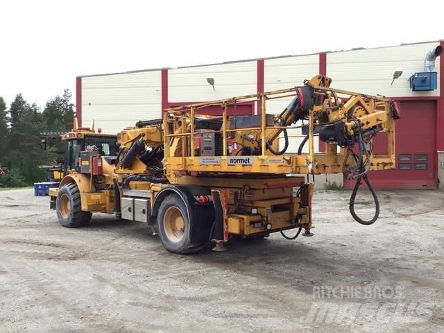Hydrema 912 Truck mounted platforms