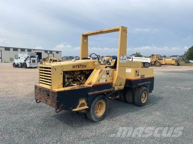 Hyster 530A Pneumatic tired rollers