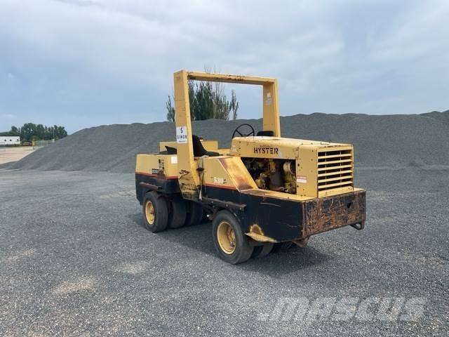 Hyster 530A Pneumatic tired rollers
