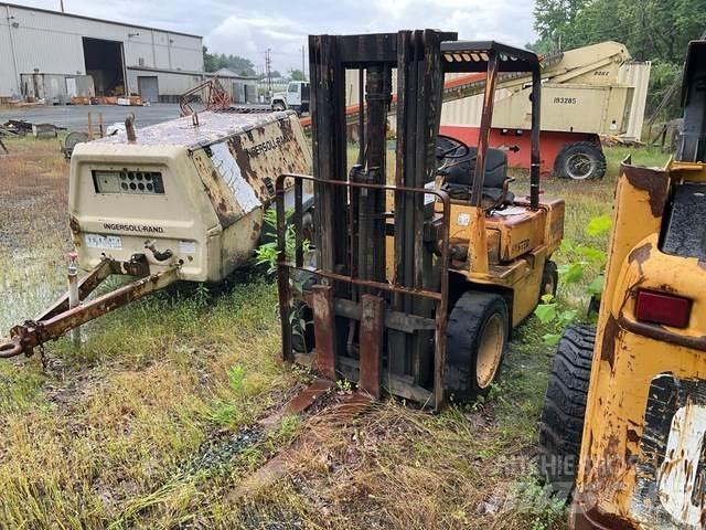 Hyster H68XL Rough terrain truck