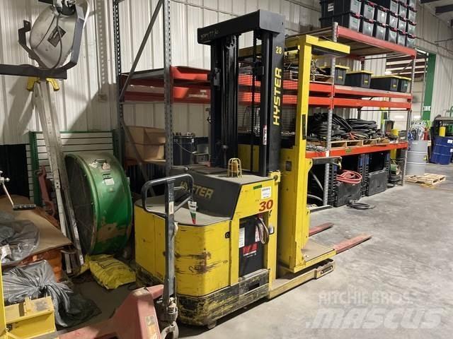 Hyster R30XMS Electric forklift trucks