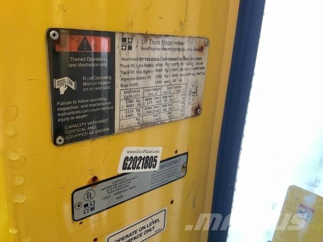 Hyster V30XMU Medium lift order picker