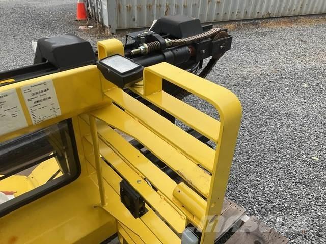 Hyster V30XMU Medium lift order picker