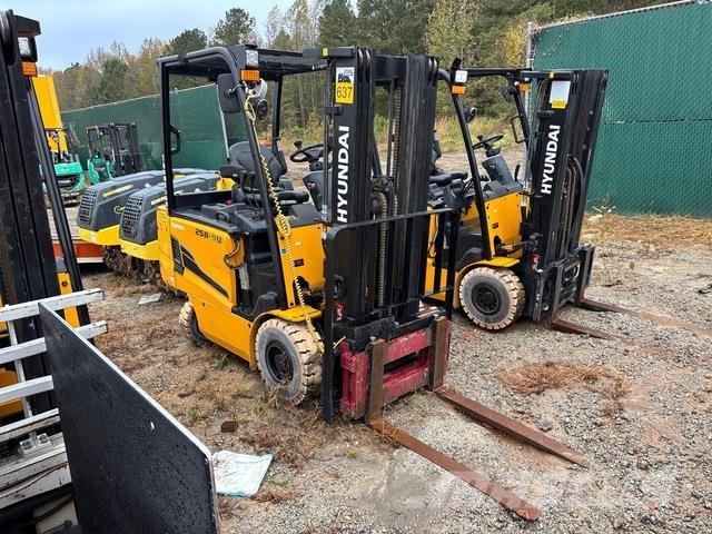 Hyundai 25B-9U Electric forklift trucks